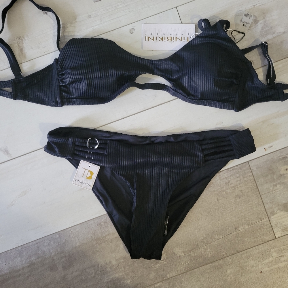 New with tags Black bikini. Size XL